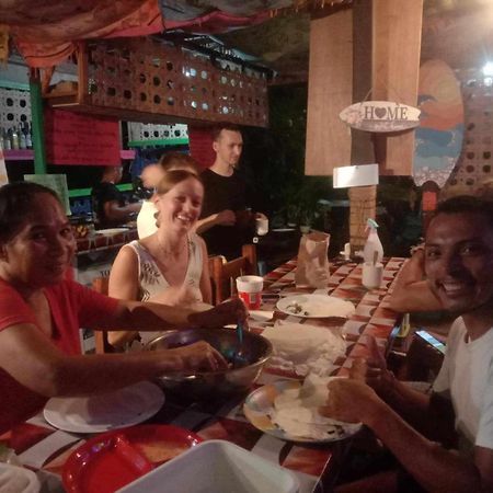 Sun Valley Backpackers Inn El Nido Bagian luar foto