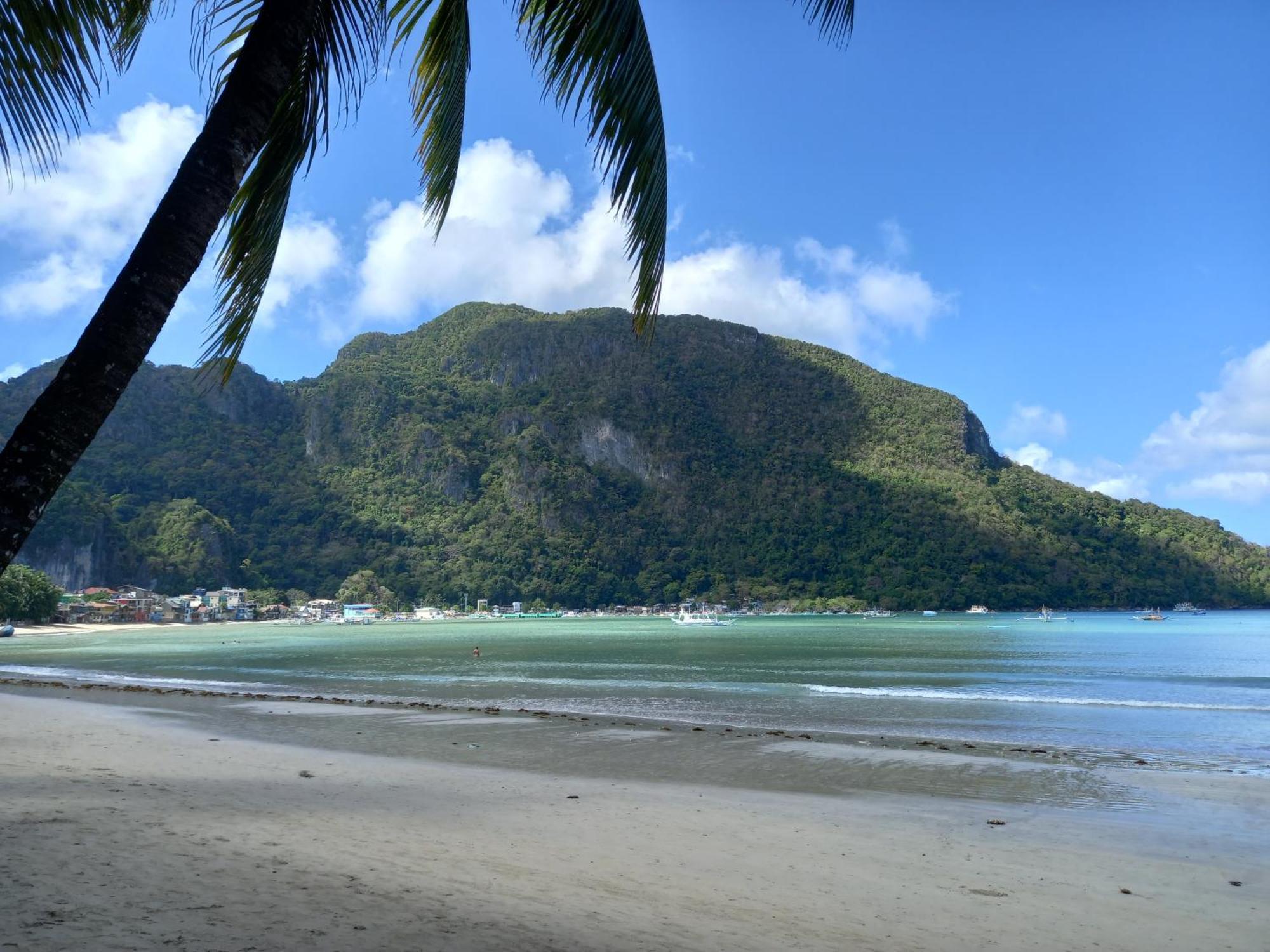 Sun Valley Backpackers Inn El Nido Bagian luar foto
