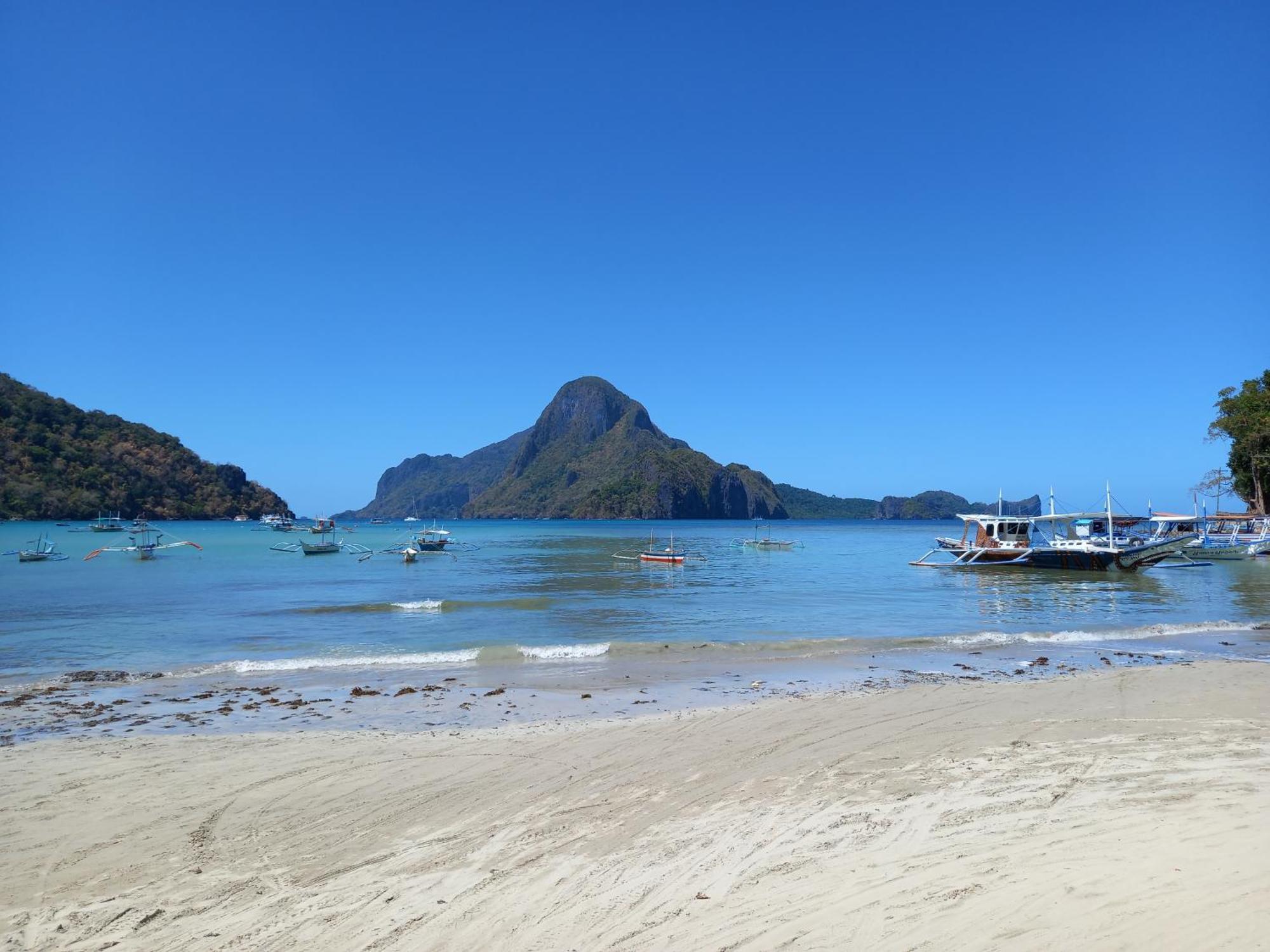Sun Valley Backpackers Inn El Nido Bagian luar foto