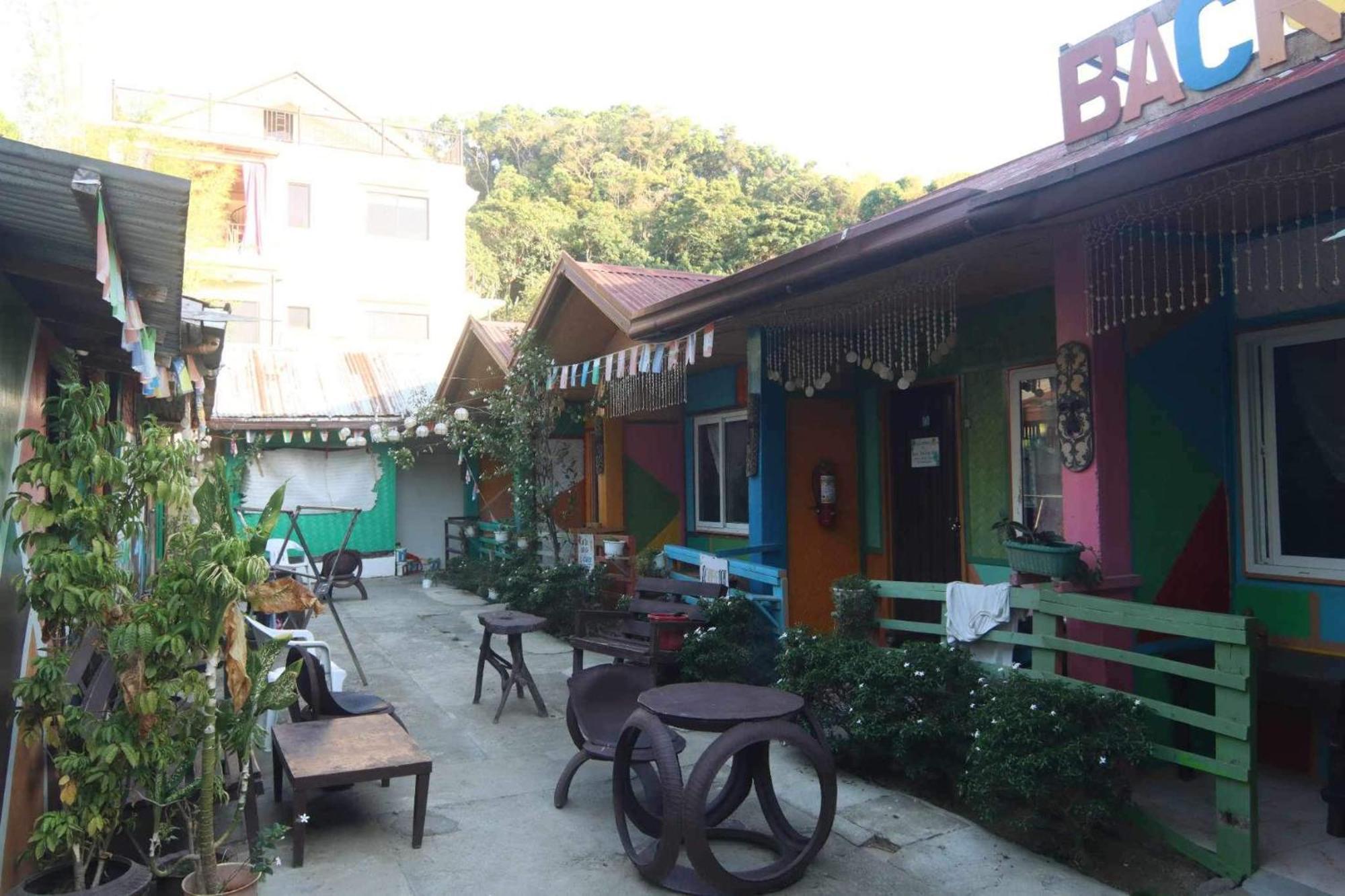 Sun Valley Backpackers Inn El Nido Bagian luar foto