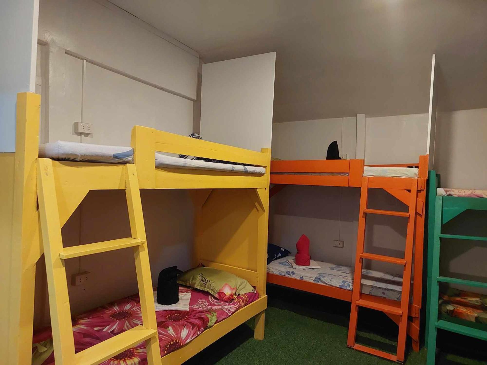 Sun Valley Backpackers Inn El Nido Bagian luar foto