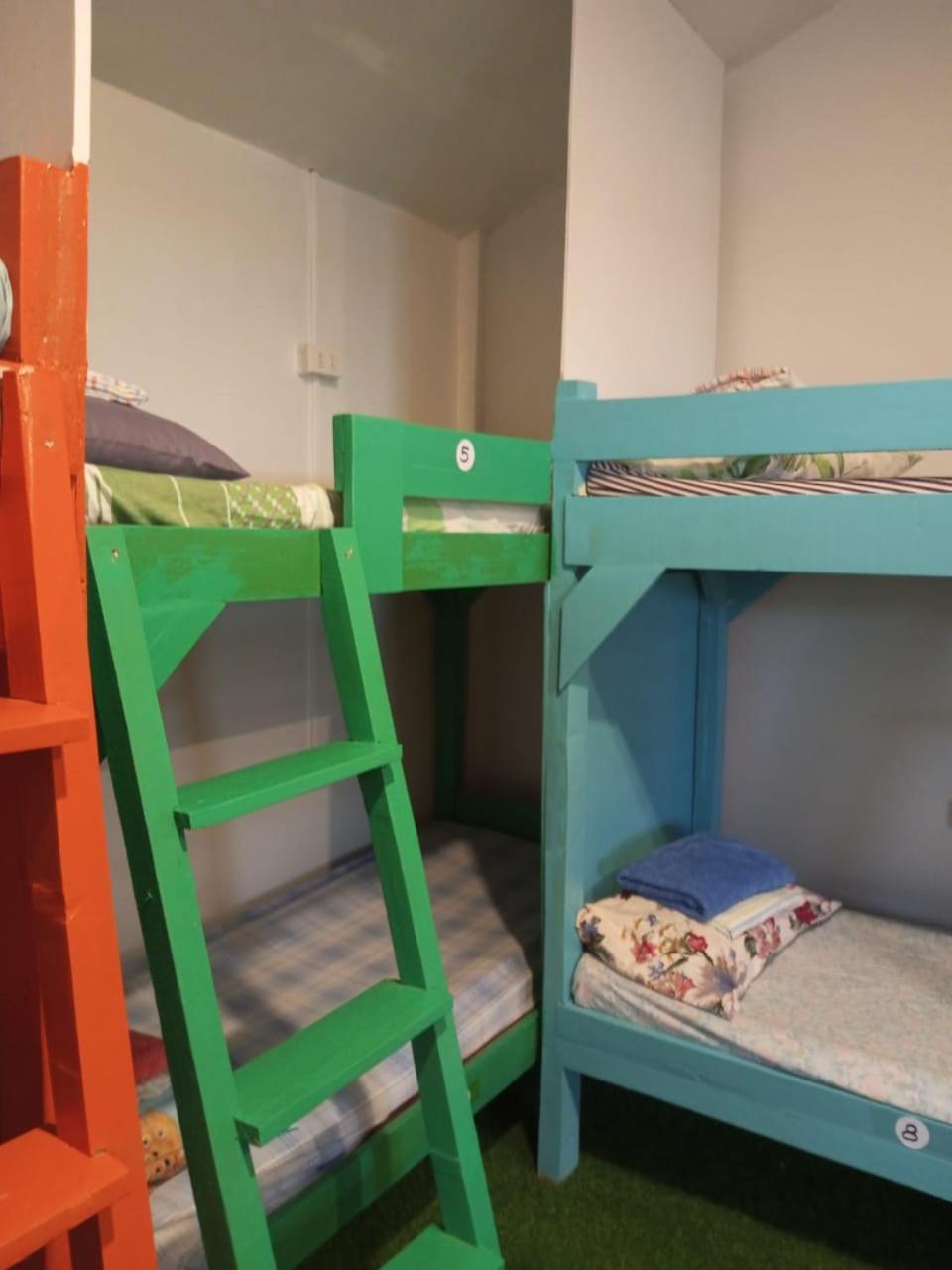Sun Valley Backpackers Inn El Nido Bagian luar foto