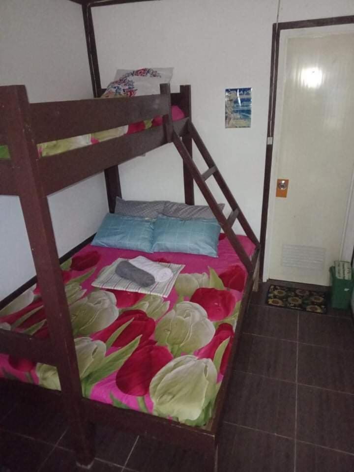 Sun Valley Backpackers Inn El Nido Bagian luar foto