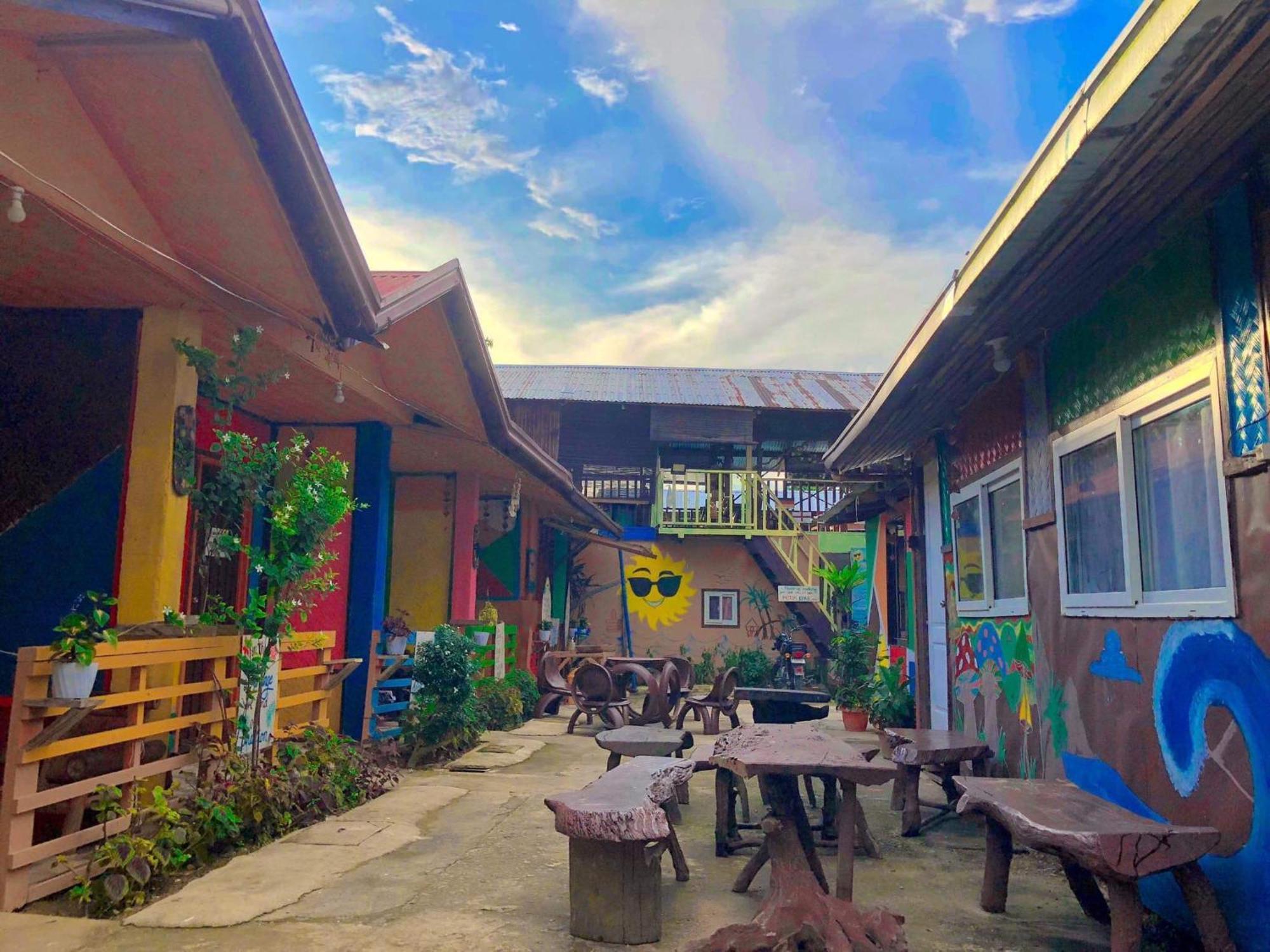 Sun Valley Backpackers Inn El Nido Bagian luar foto