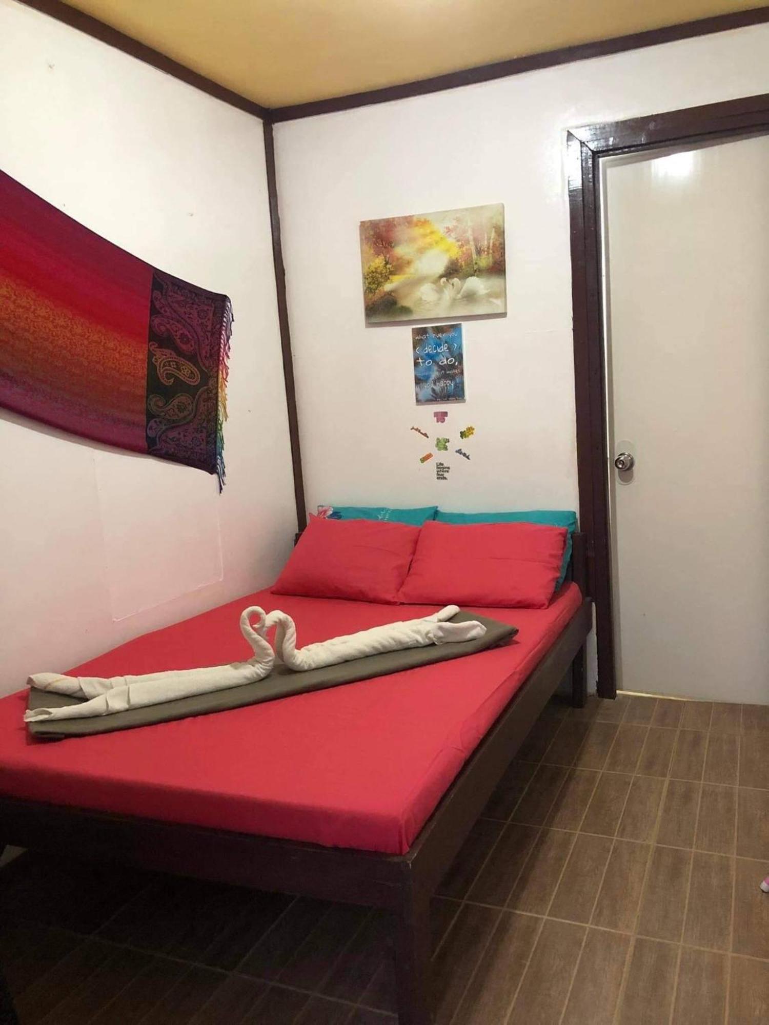 Sun Valley Backpackers Inn El Nido Bagian luar foto