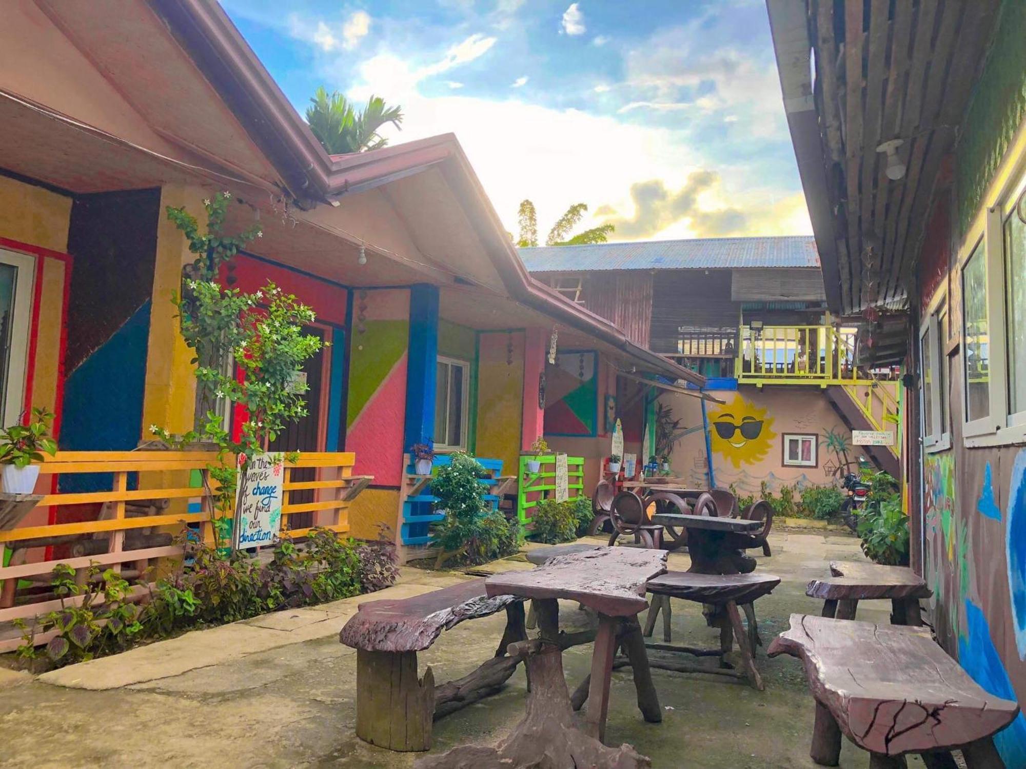 Sun Valley Backpackers Inn El Nido Bagian luar foto