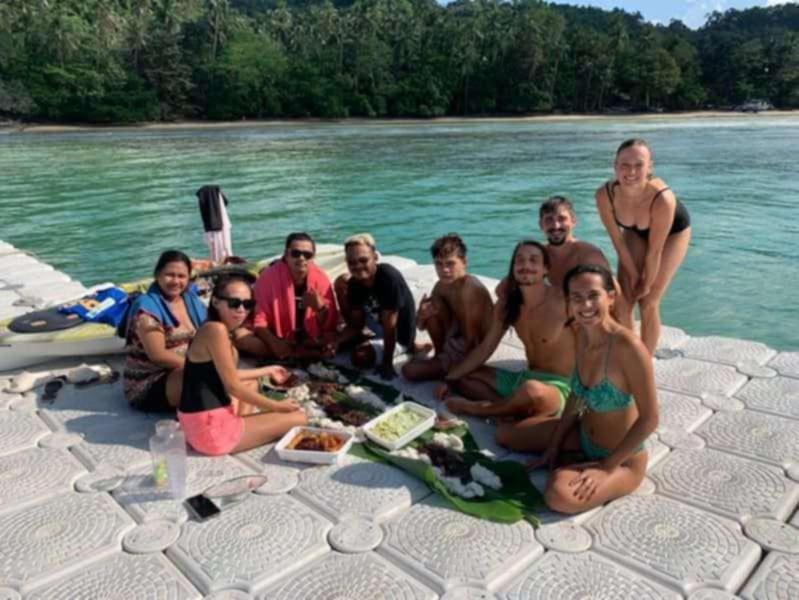Sun Valley Backpackers Inn El Nido Bagian luar foto